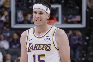 里夫斯：爱上篮球是因为哥哥 父母也都打过篮球 这就是命中注定